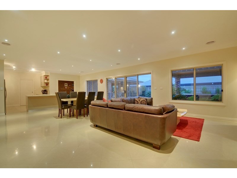 17 Palmgate Terrace., Traralgon VIC 3844