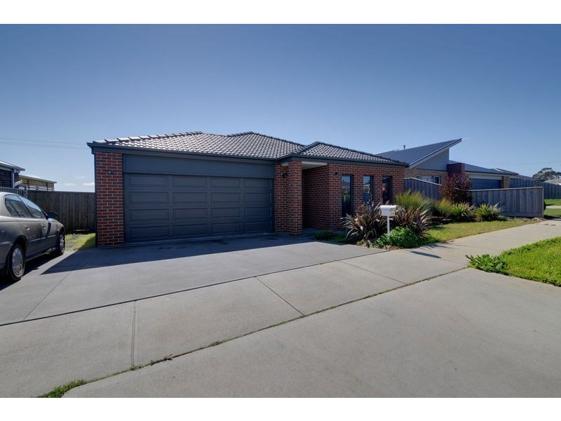 15 Christian Rise, Traralgon VIC 3844