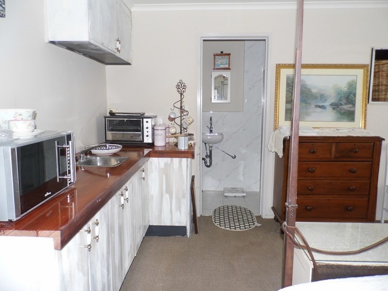 234 A COMMERCIAL Road, Morwell VIC 3840