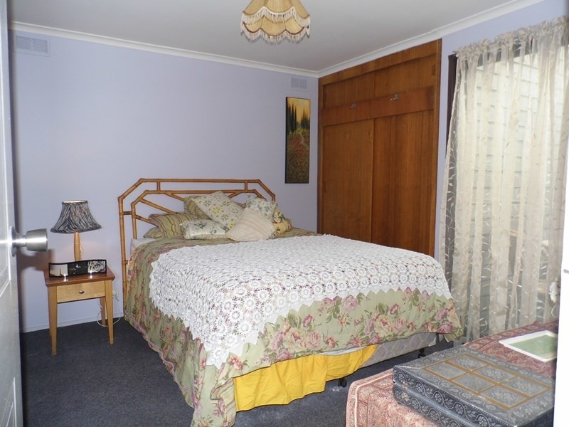 234 COMMERCIAL Road, Morwell VIC 3840