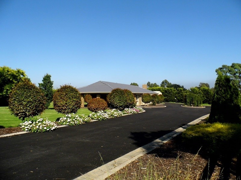 30 BEAU VISTA Drive, Traralgon VIC 3844