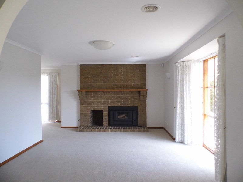 30 BEAU VISTA Drive, Traralgon VIC 3844