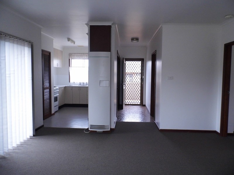 8/15 WELLS Street, Morwell VIC 3840