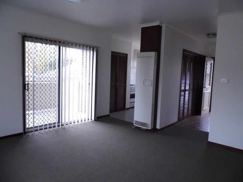 8/15 WELLS Street, Morwell VIC 3840