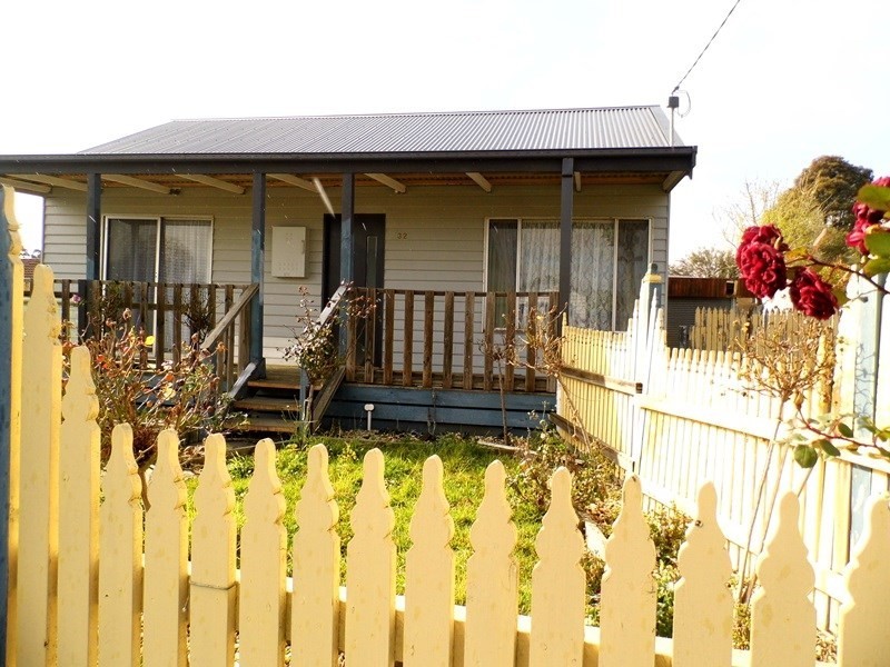 32 FINLAYSON Crescent, Traralgon VIC 3844