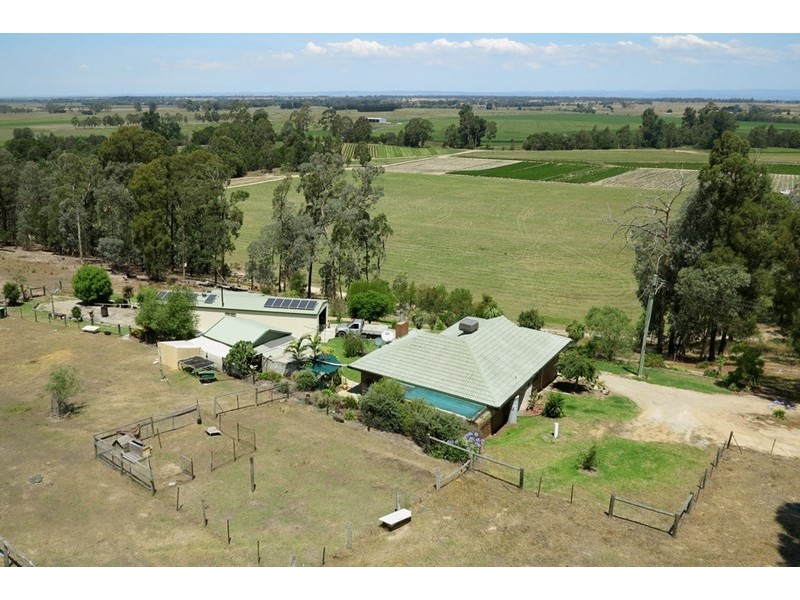 69 Downings Road, Cowwarr VIC 3857