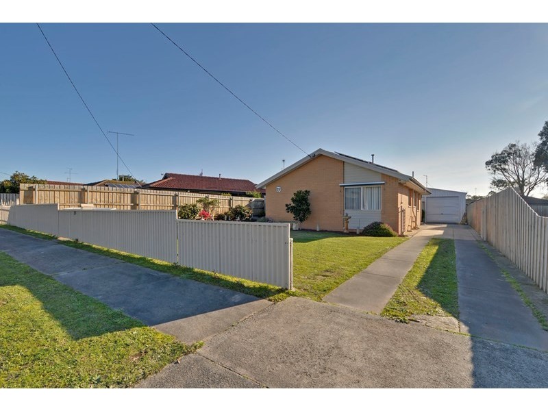 23 Hawthorn Crescent, Churchill VIC 3842
