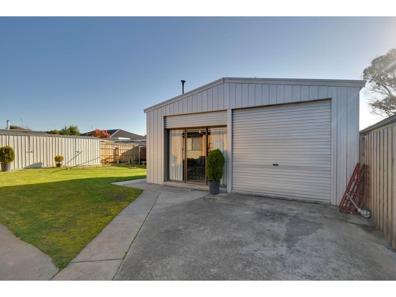 23 Hawthorn Crescent, Churchill VIC 3842