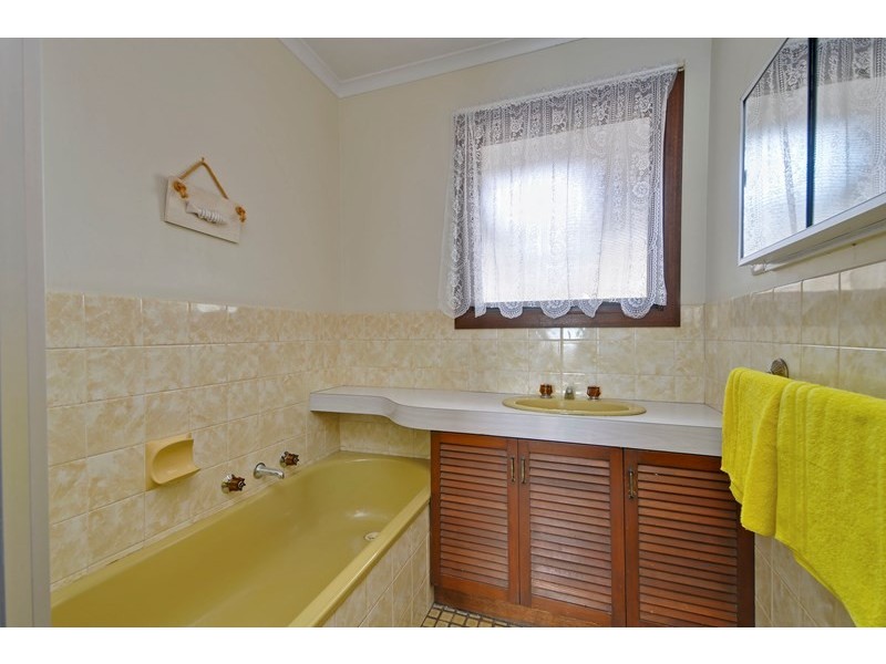 17 Gillie Crescent, Morwell VIC 3840