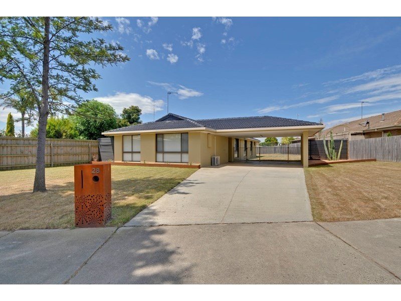 28 Stirling Avenue, Traralgon VIC 3844