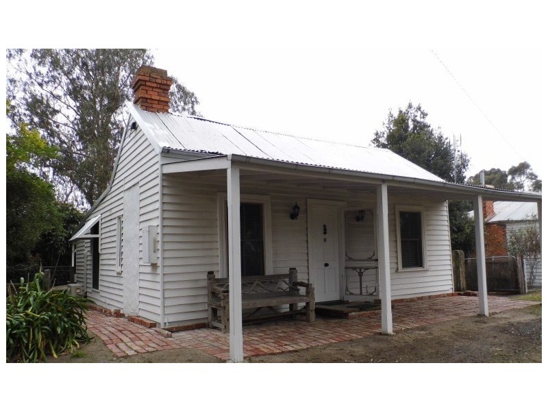 8 King Street, Toongabbie VIC 3856