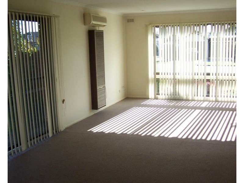 1/11 LOCH PARK Road, Traralgon VIC 3844