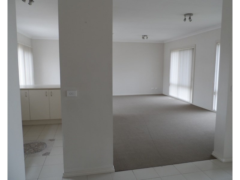 1/57 PORTER Street, Morwell VIC 3840