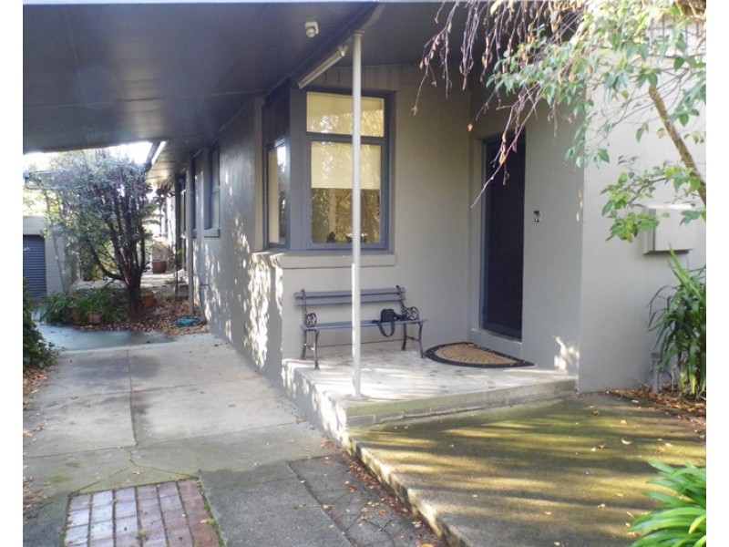 42 LOCH PARK Road, Traralgon VIC 3844