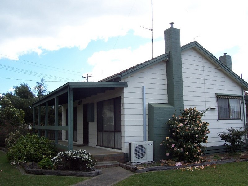 34 Doyne Crescent, Traralgon VIC 3844