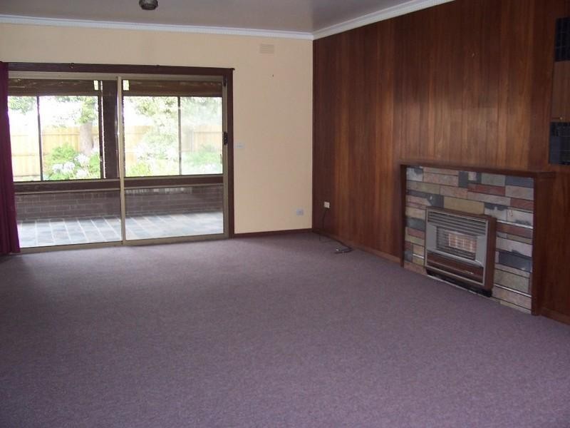 13 Latrobe Crescent, Traralgon VIC 3844