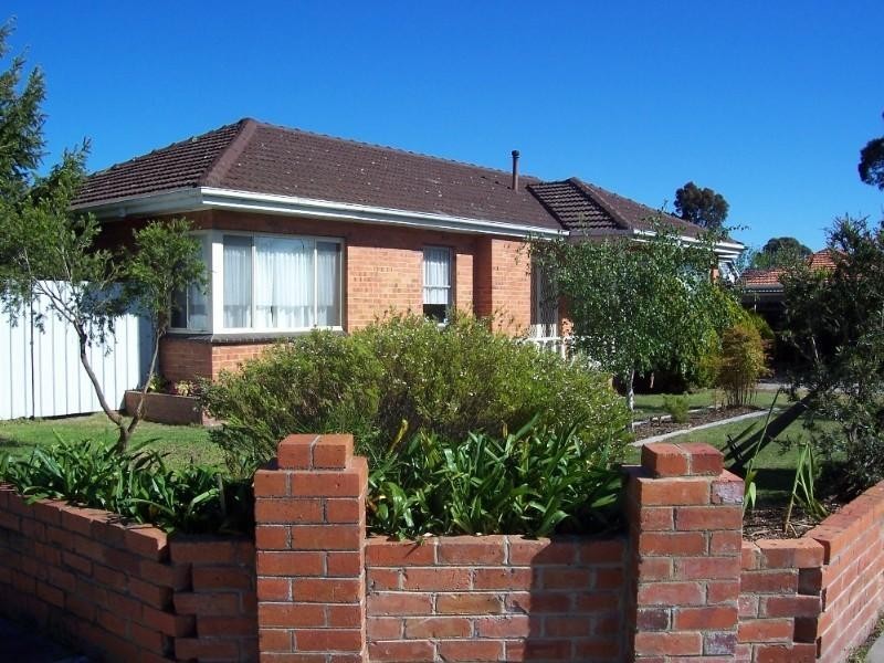 33 Loch Park Road, Traralgon VIC 3844