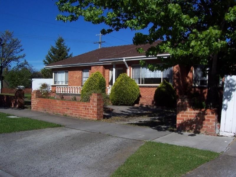 33 Loch Park Road, Traralgon VIC 3844