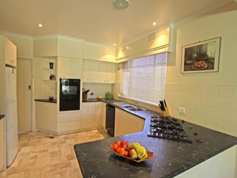 13 Greenwood Grove, Traralgon VIC 3844