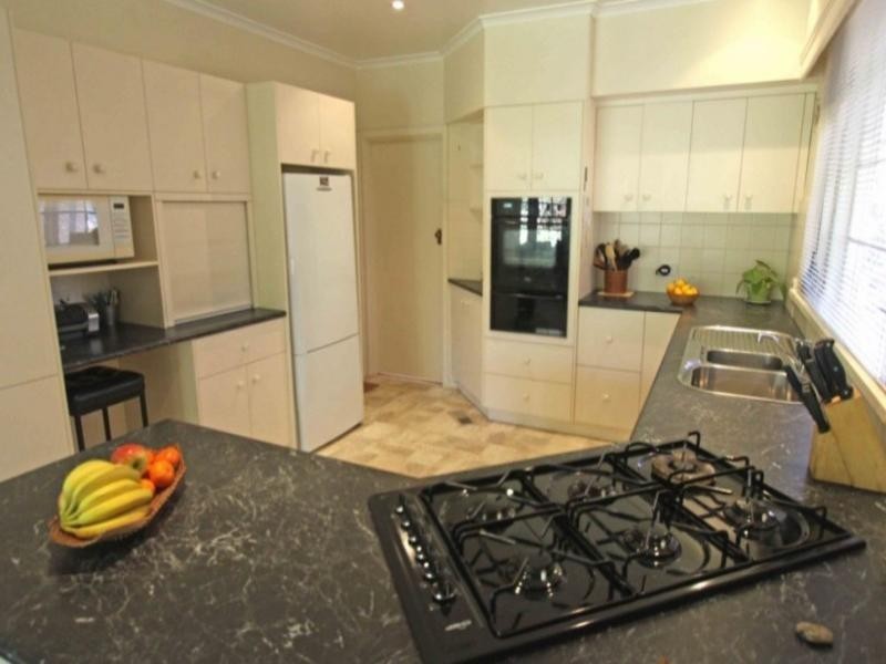 13 Greenwood Grove, Traralgon VIC 3844