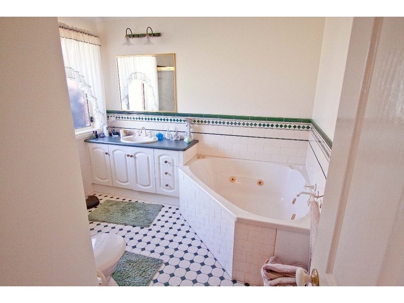 9 Sandalwood Court, Traralgon VIC 3844