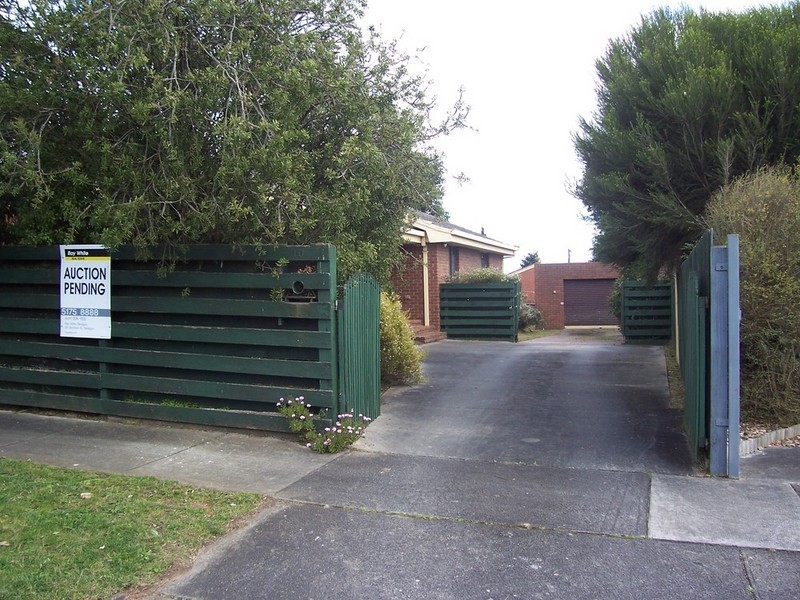 10 Griffin Street, Moe VIC 3825