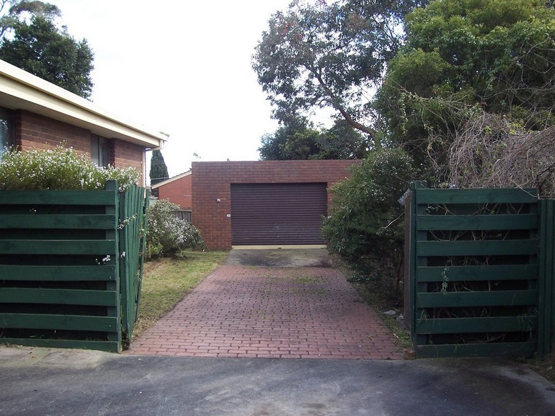 10 Griffin Street, Moe VIC 3825