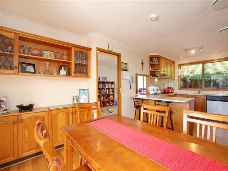 37 Swallow Grove, Traralgon VIC 3844