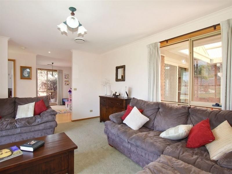 37 Swallow Grove, Traralgon VIC 3844