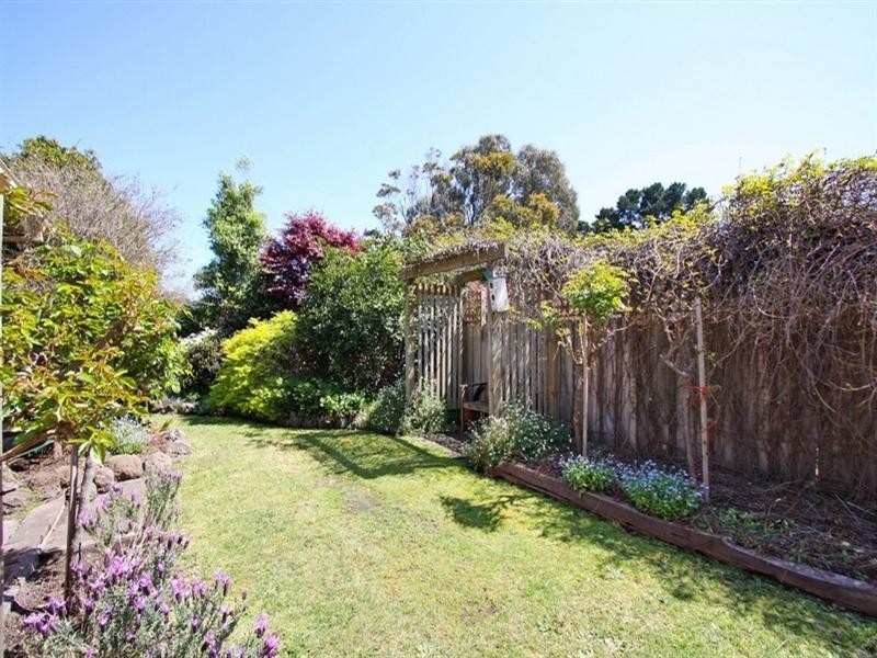 37 Swallow Grove, Traralgon VIC 3844