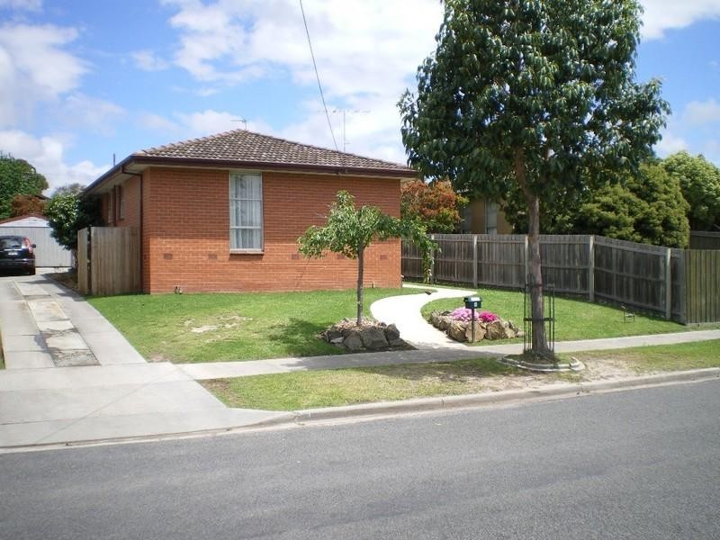 8 Hawthorn Crescent, Churchill VIC 3842