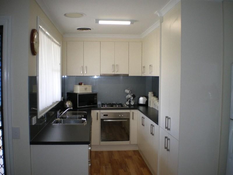 8 Hawthorn Crescent, Churchill VIC 3842