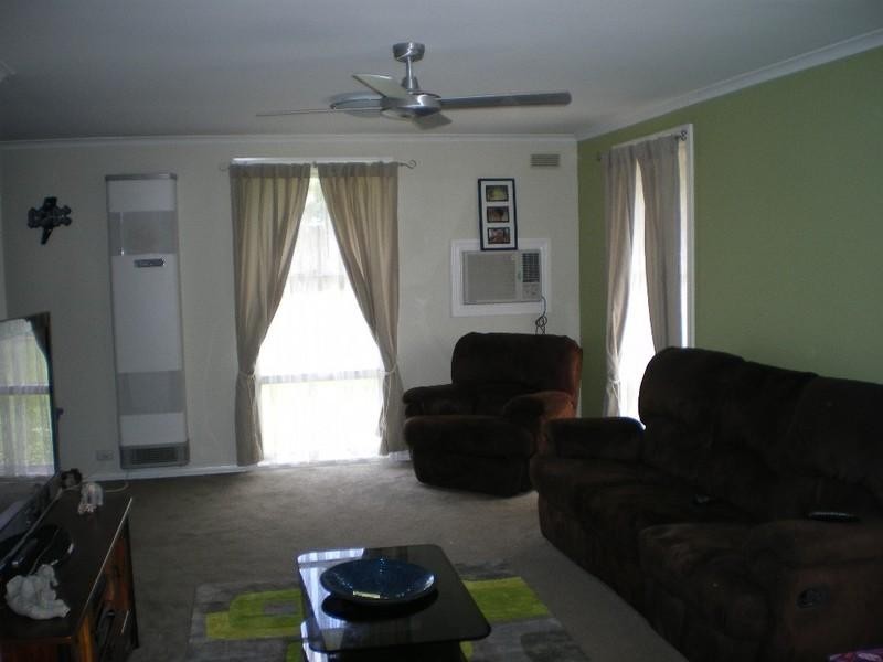 8 Hawthorn Crescent, Churchill VIC 3842