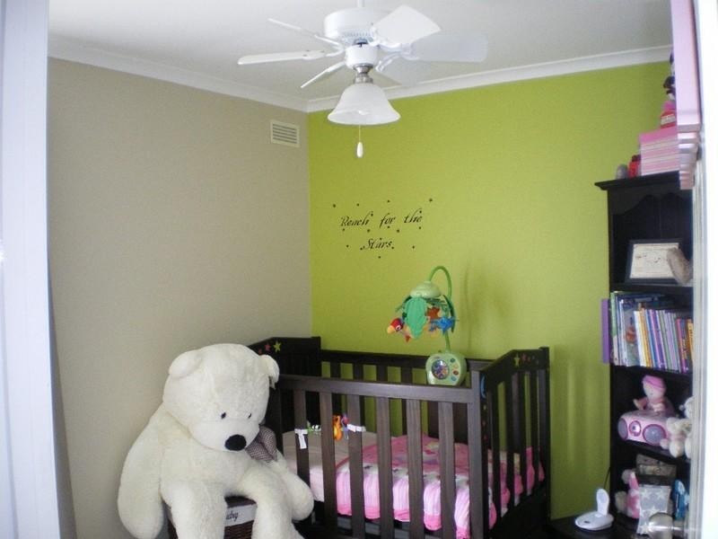 8 Hawthorn Crescent, Churchill VIC 3842