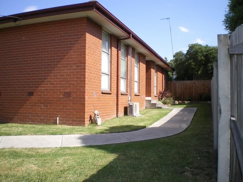 8 Hawthorn Crescent, Churchill VIC 3842