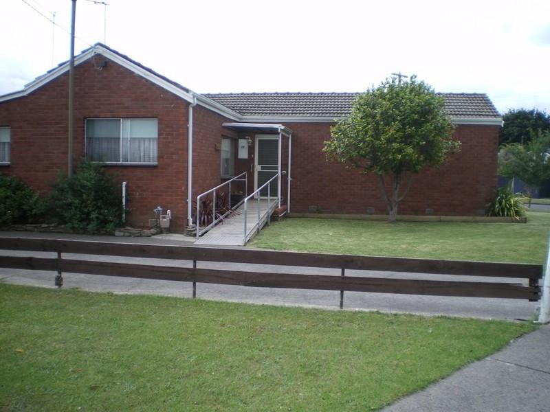 19 Bernard Avenue, Traralgon VIC 3844