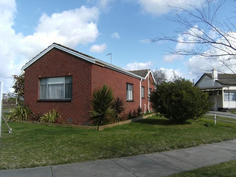 19 Bernard Avenue, Traralgon VIC 3844