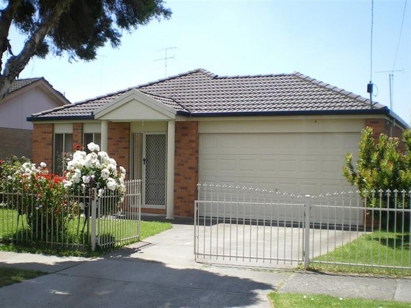 20 Chestnut Avenue, Morwell VIC 3840