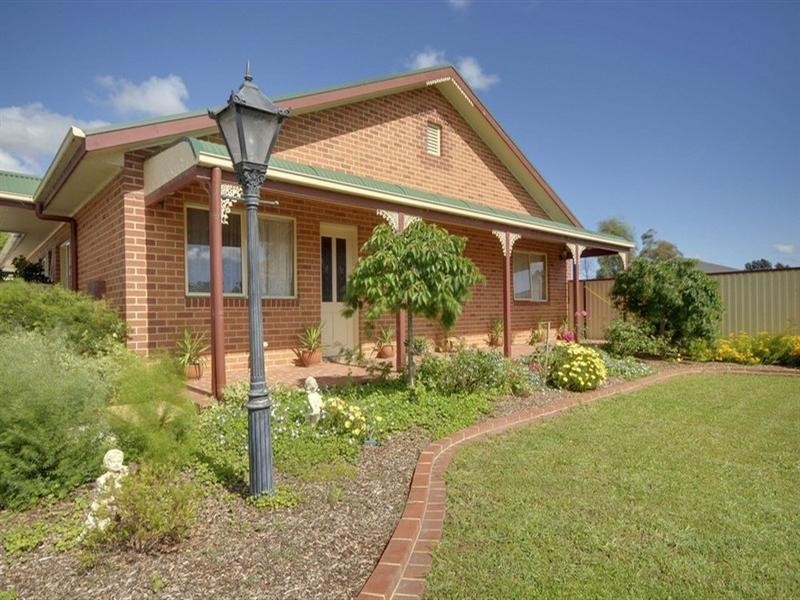 4 Widdowson Court, Rosedale VIC 3847