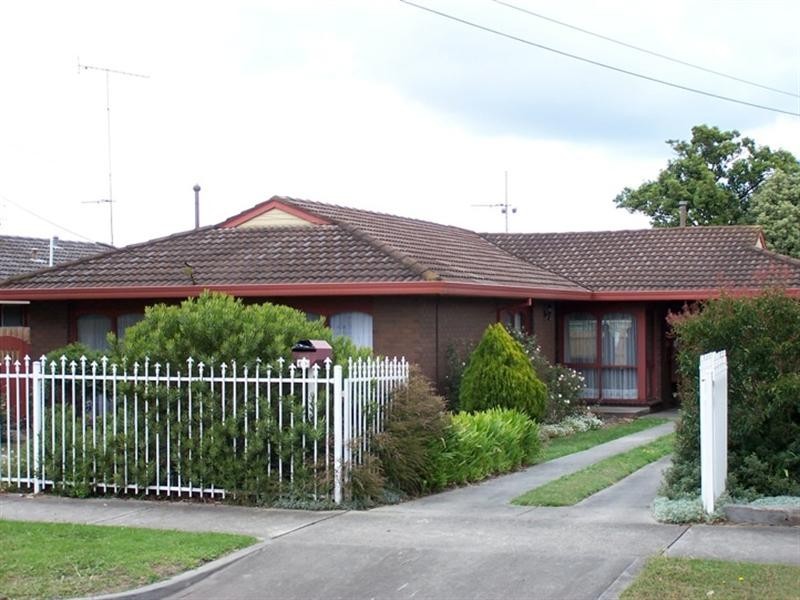 13 Latrobe Crescent, Traralgon VIC 3844