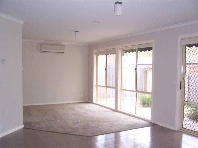 1/9 GRAMMAR Drive, Traralgon VIC 3844