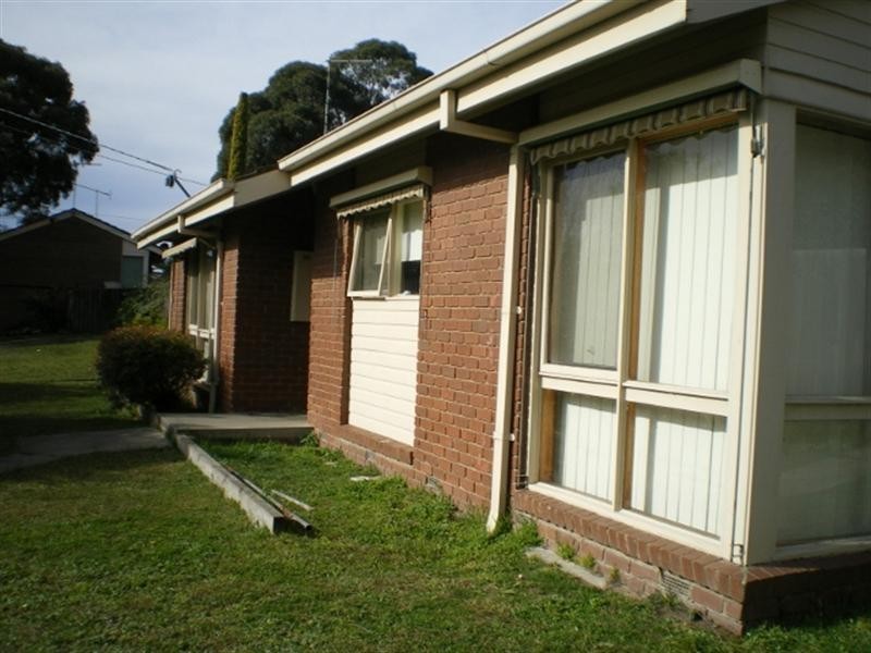 8 Donald Court, Traralgon VIC 3844