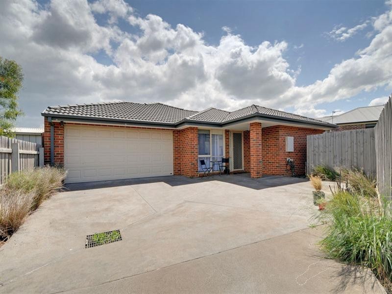 2/2 LAWN Avenue, Traralgon VIC 3844