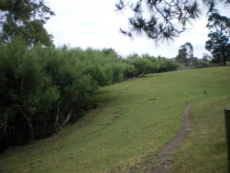 102 Bassets Lane, Glengarry VIC 3854