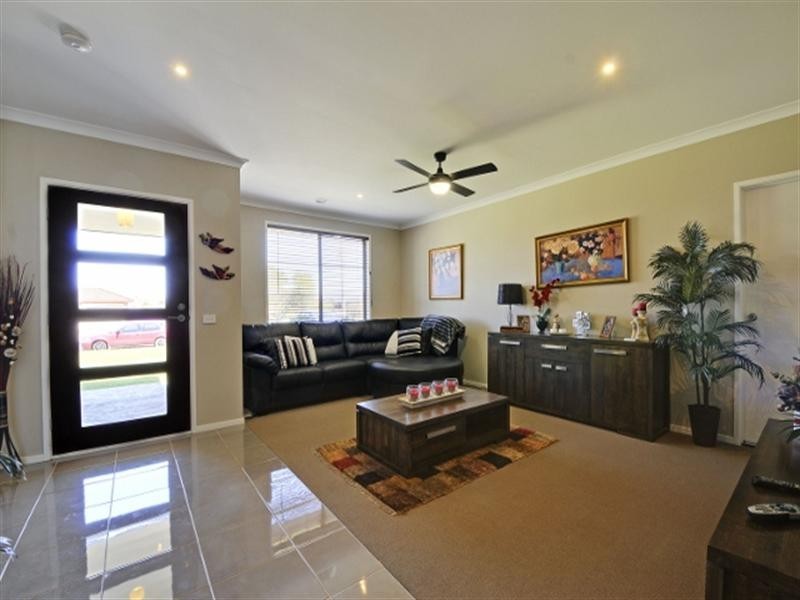 29 Moore Street, Rosedale VIC 3847