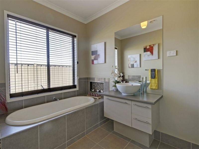 29 Moore Street, Rosedale VIC 3847