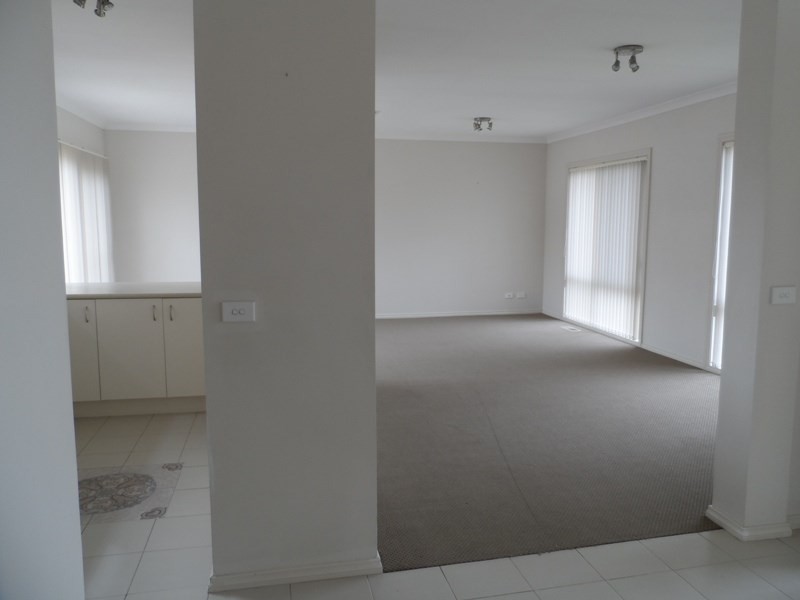 1/57 PORTER Street, Morwell VIC 3840