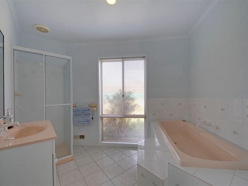 10 Christopher Court, Traralgon VIC 3844