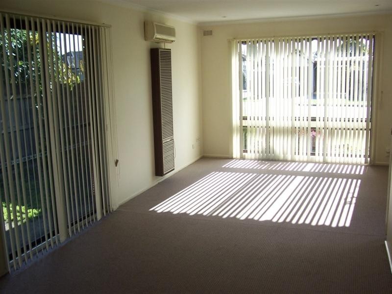 1/11 LOCH PARK Road, Traralgon VIC 3844