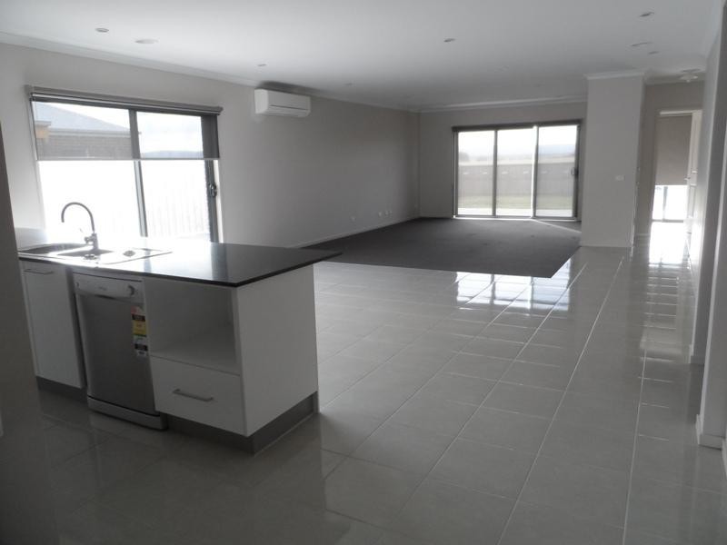 15 CHRISTIAN Rise, Traralgon VIC 3844